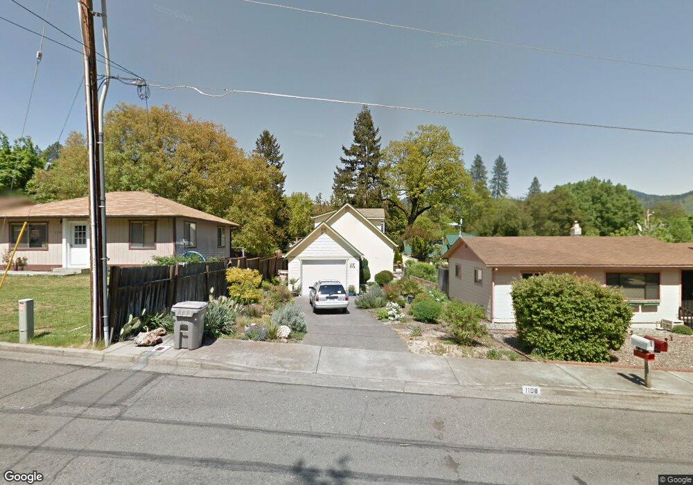 1108 NW C St, Grants Pass, OR 97526 - photo 1