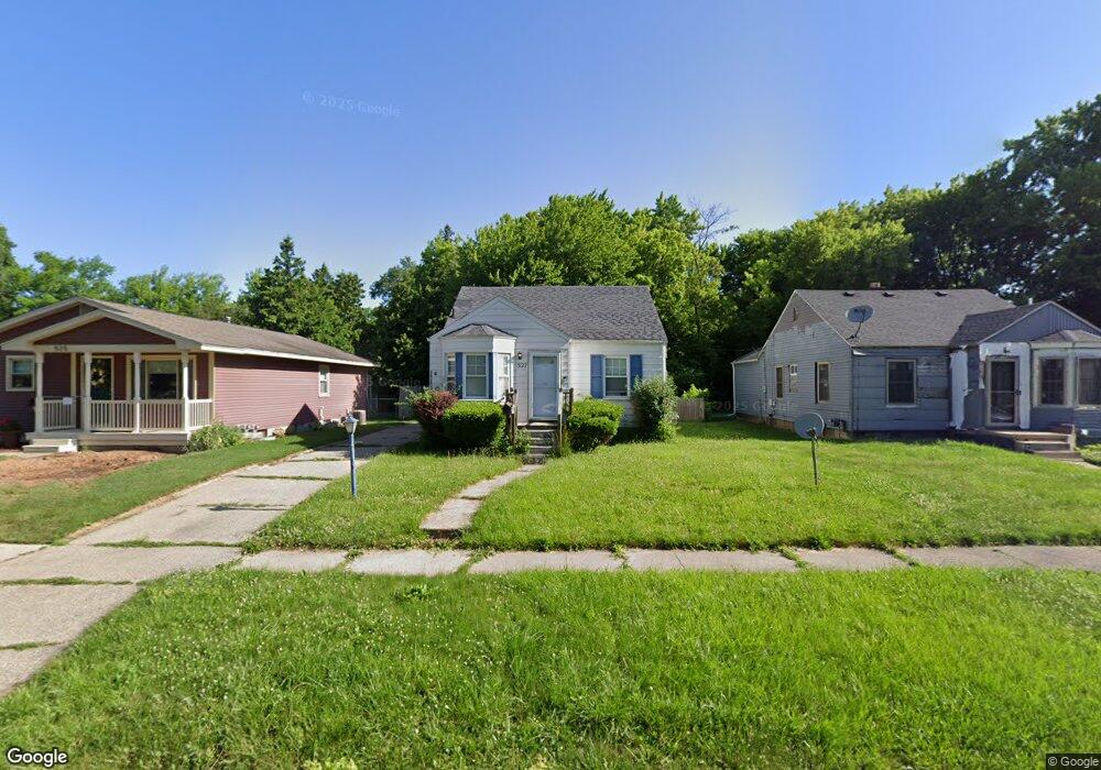 527 Buckingham Ave, Flint, MI 48507 - photo 1