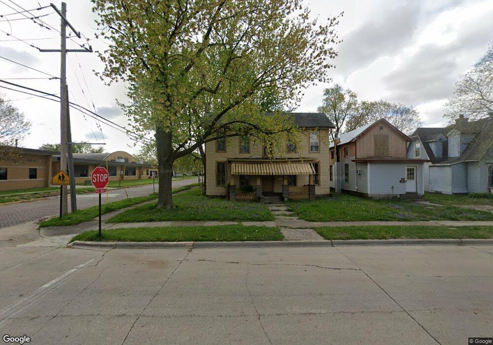 128 N Sherman St, Lincoln, IL 62656 - photo 1