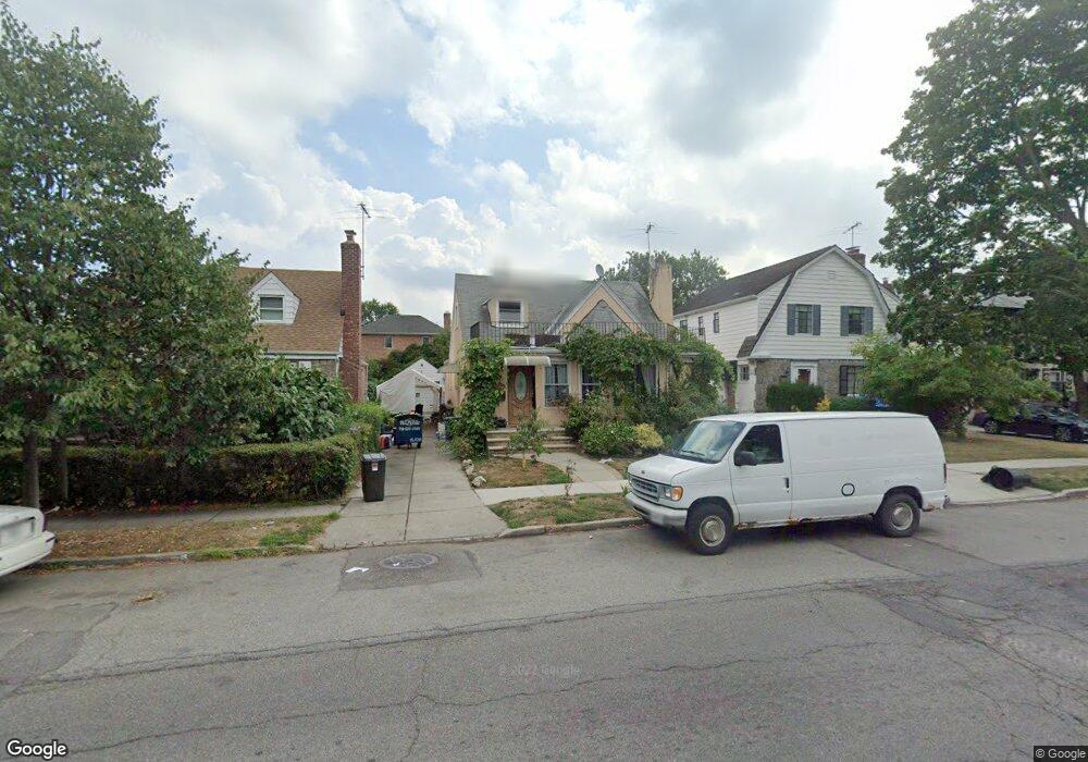 73-33 188th St unit WH, Flushing, NY 11366 - photo 1