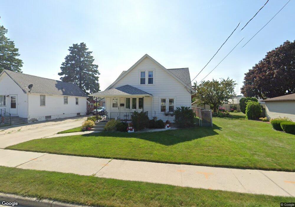 1414 S 32nd St, Manitowoc, WI 54220 - photo 1