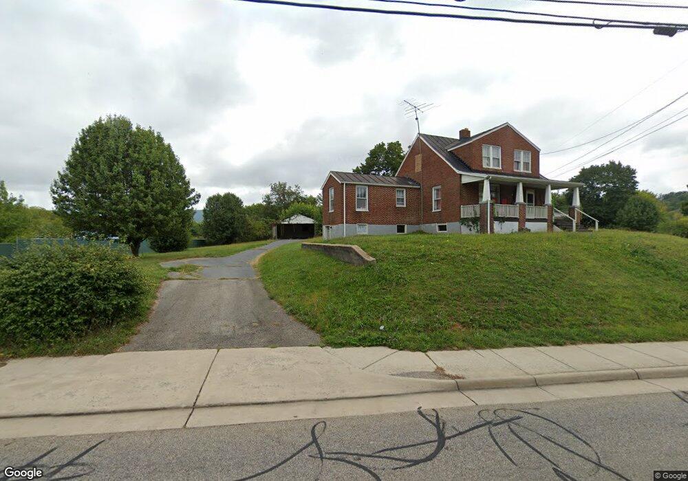 706 N Delphine Ave, Waynesboro, VA 22980 - photo 1