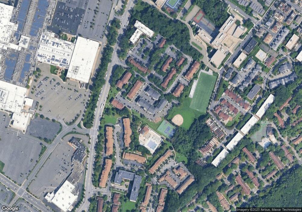 65 Elmwood Park Dr unit 7, Staten Island, NY 10314 - photo 1