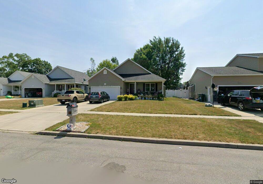 847 Daigler Dr, North Tonawanda, NY 14120 - photo 1