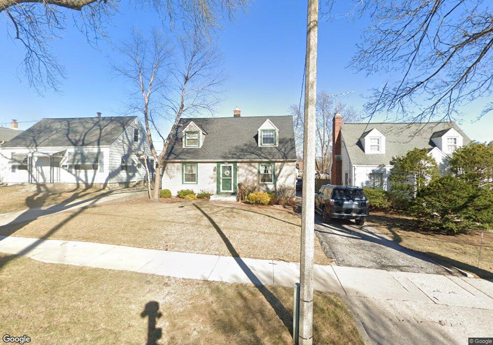 4450 S Quincy Ave, Milwaukee, WI 53207 - photo 1