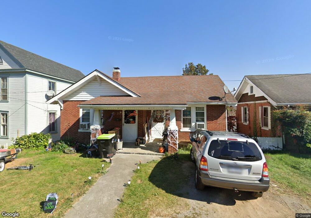 213 Lagrange St, Pulaski, VA 24301 - photo 1