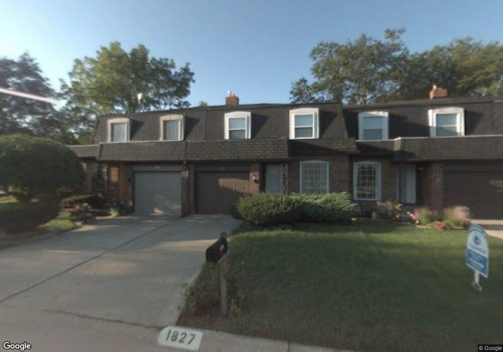 1827 Oak Brook Cir, Flint, MI 48507 - photo 1