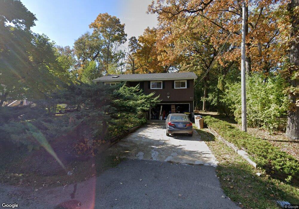 311 Locust St, Lake In the Hills, IL 60156 - photo 1