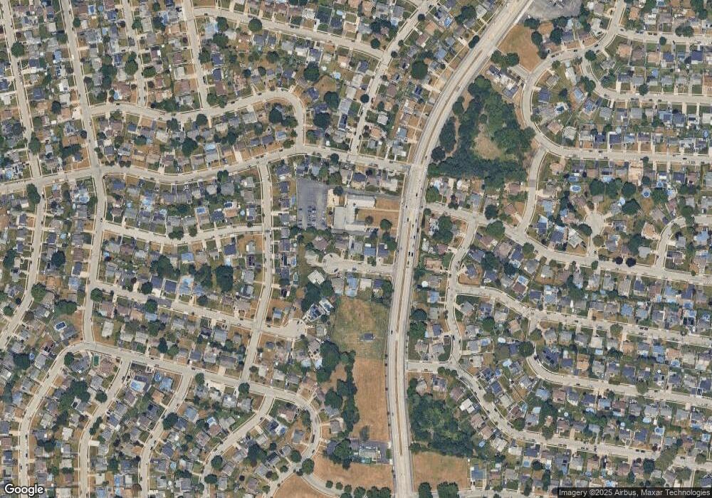 3577 Fams Ct, Levittown, NY 11756 - photo 1