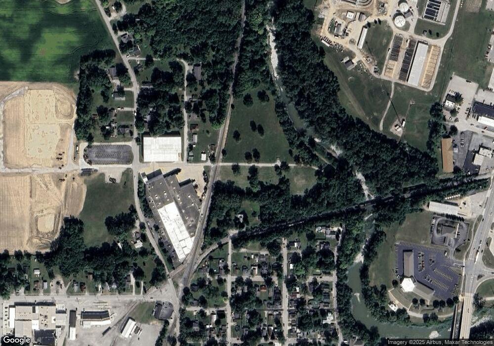 422 Hale St, Bluffton, IN 46714 - photo 1