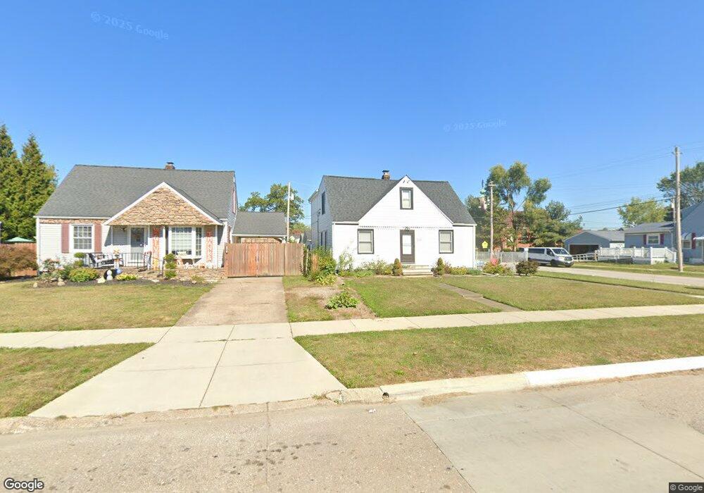 2245 E 35th St, Lorain, OH 44055 - photo 1