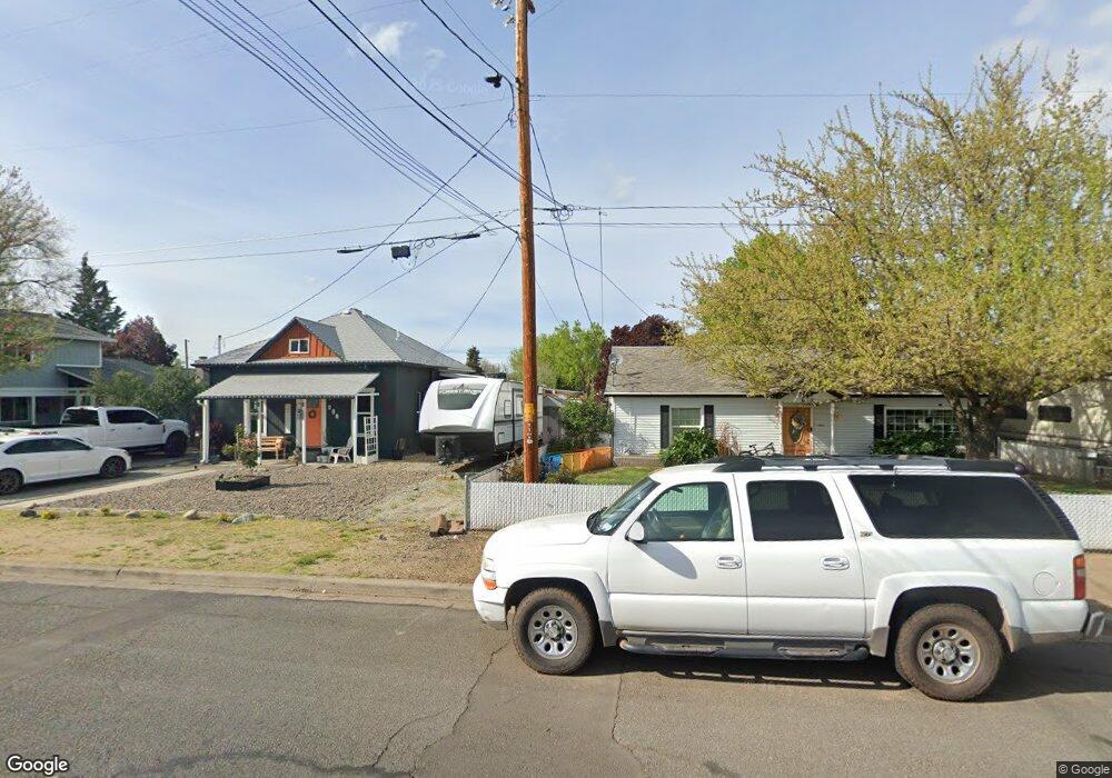 667 Cedar St, Central Point, OR 97502 - photo 1