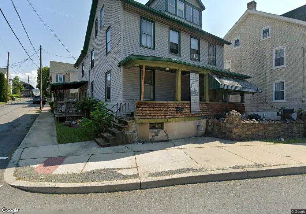 16 W Front St, Jim Thorpe, PA 18229 - photo 1