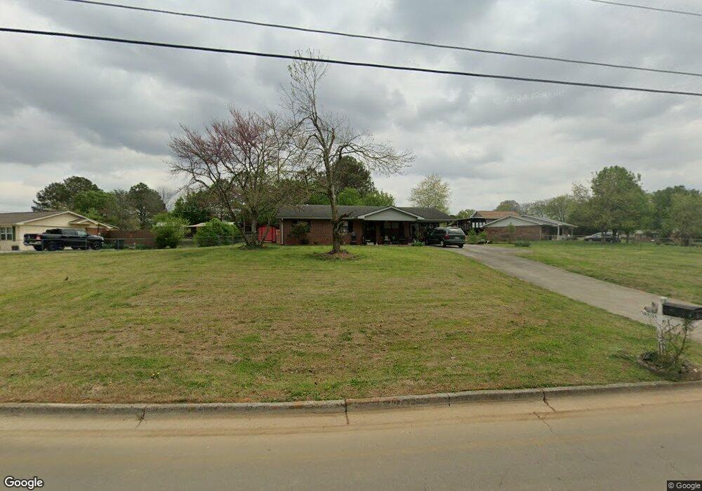 401 Flora Dr SW, Calhoun, GA 30701 - photo 1