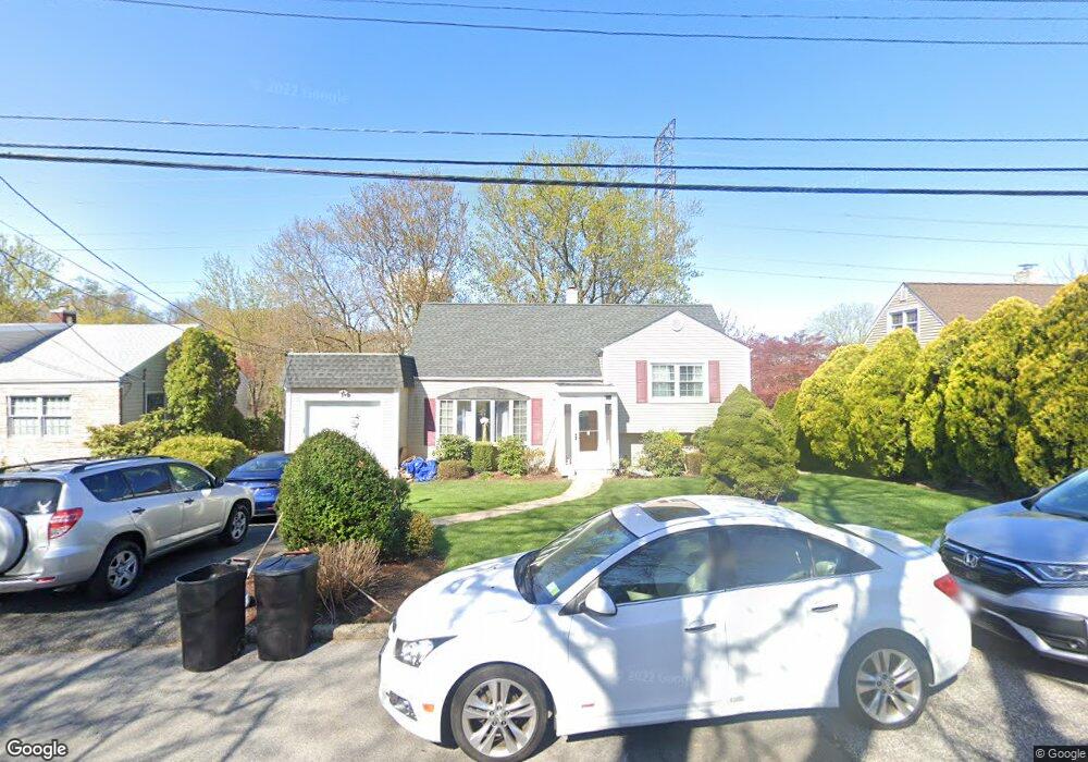 135 Remsen Rd, Yonkers, NY 10710 - photo 1