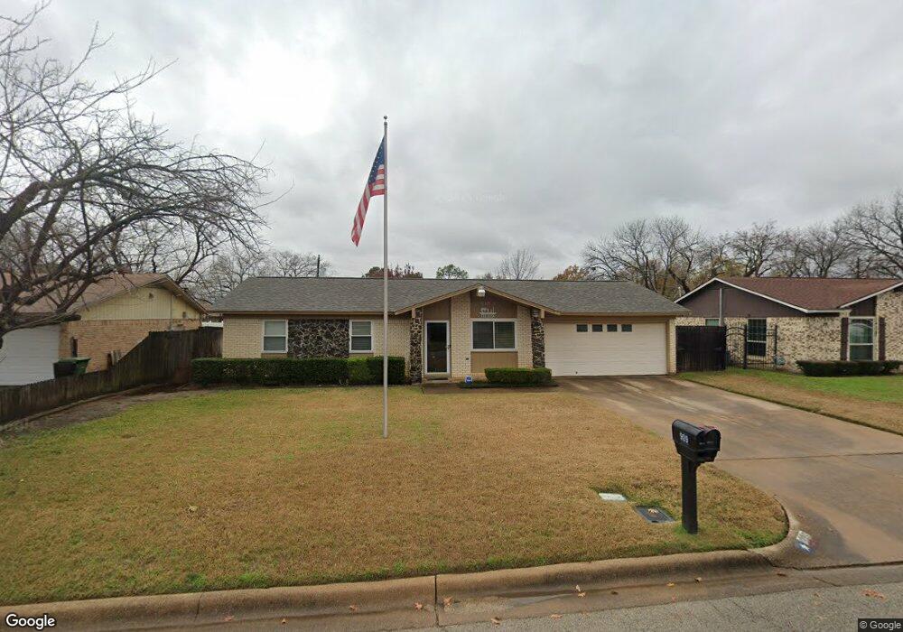 909 Piccadilly Cir, Hurst, TX 76053 - photo 1