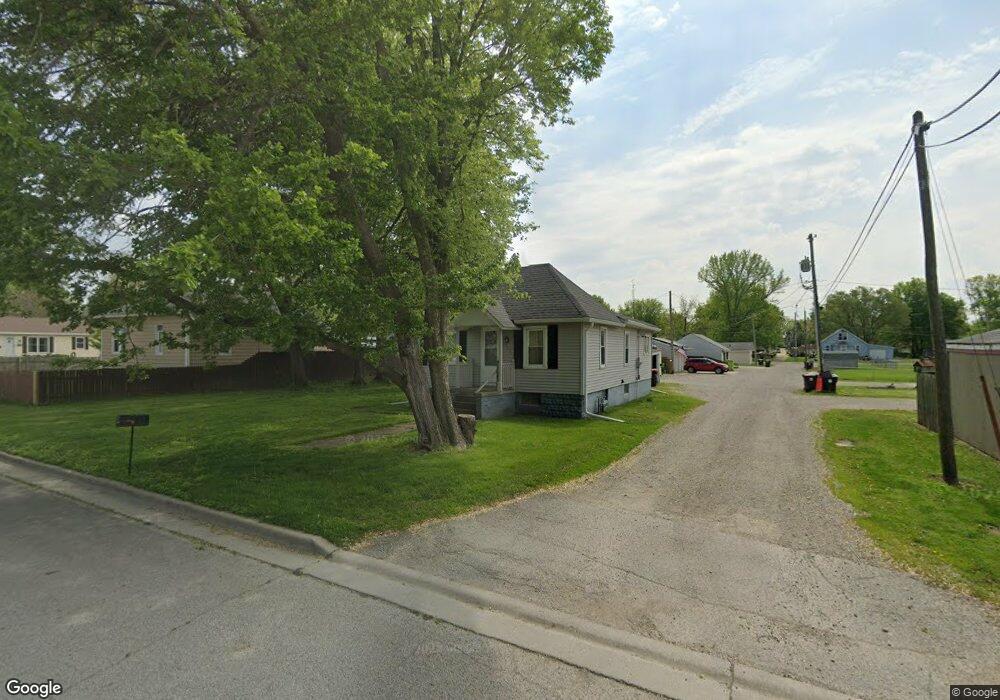 712 S Mclean St, Lincoln, IL 62656 - photo 1