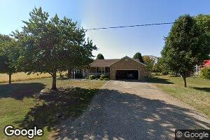 621 W Main St, Stewardson, IL 62463