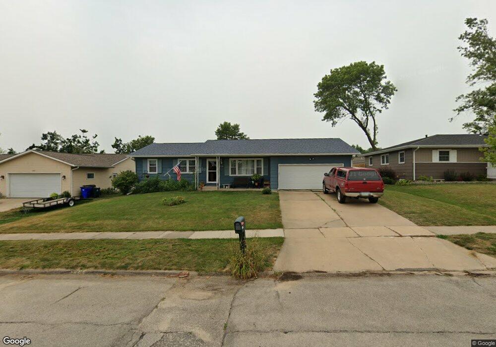 2126 Hughes Dr SW, Cedar Rapids, IA 52404 - photo 1