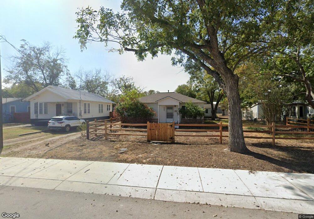 265 N Grant Ave, New Braunfels, TX 78130 - photo 1