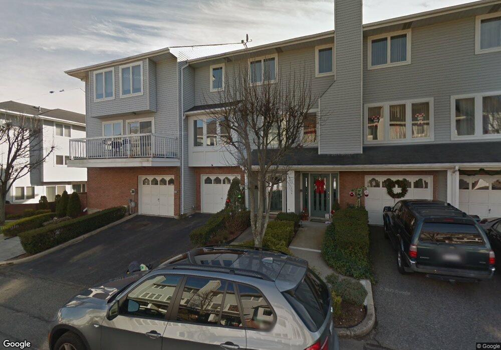 28 Flagship Cir, Staten Island, NY 10309 - photo 1