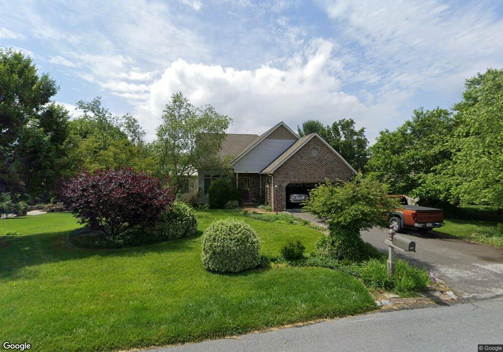 741 Dickeys Dr, Chambersburg, PA 17202 - photo 1