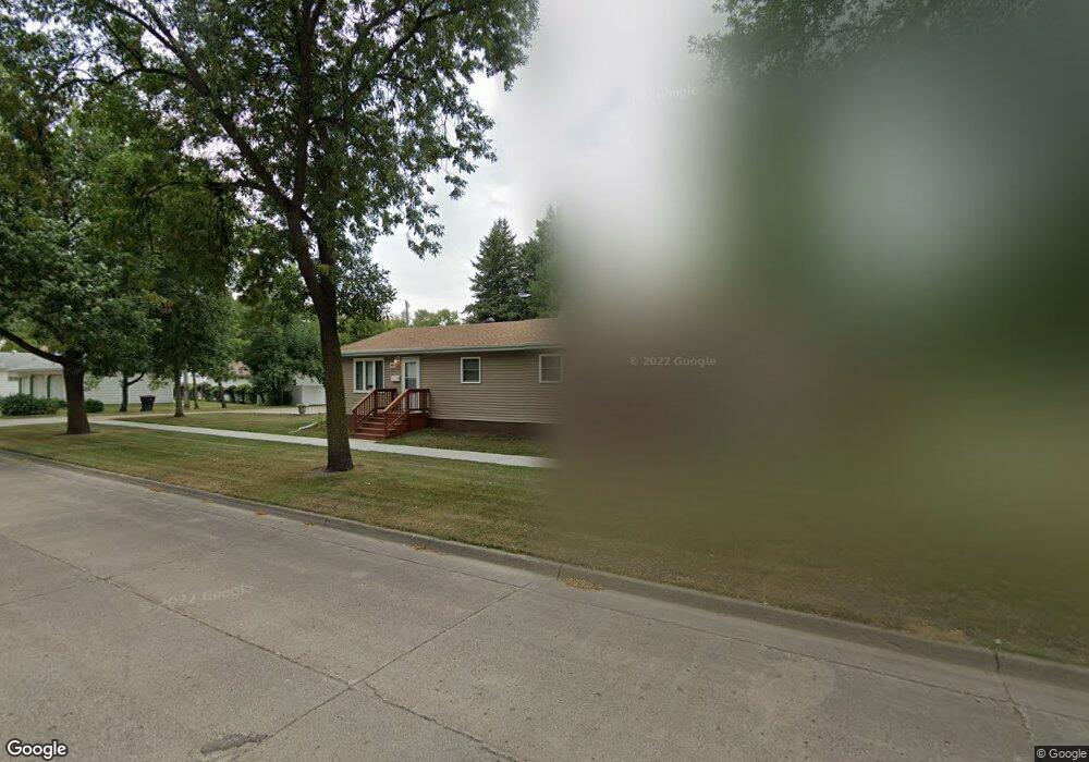 1404 S 16th St, Grand Forks, ND 58201 - photo 1