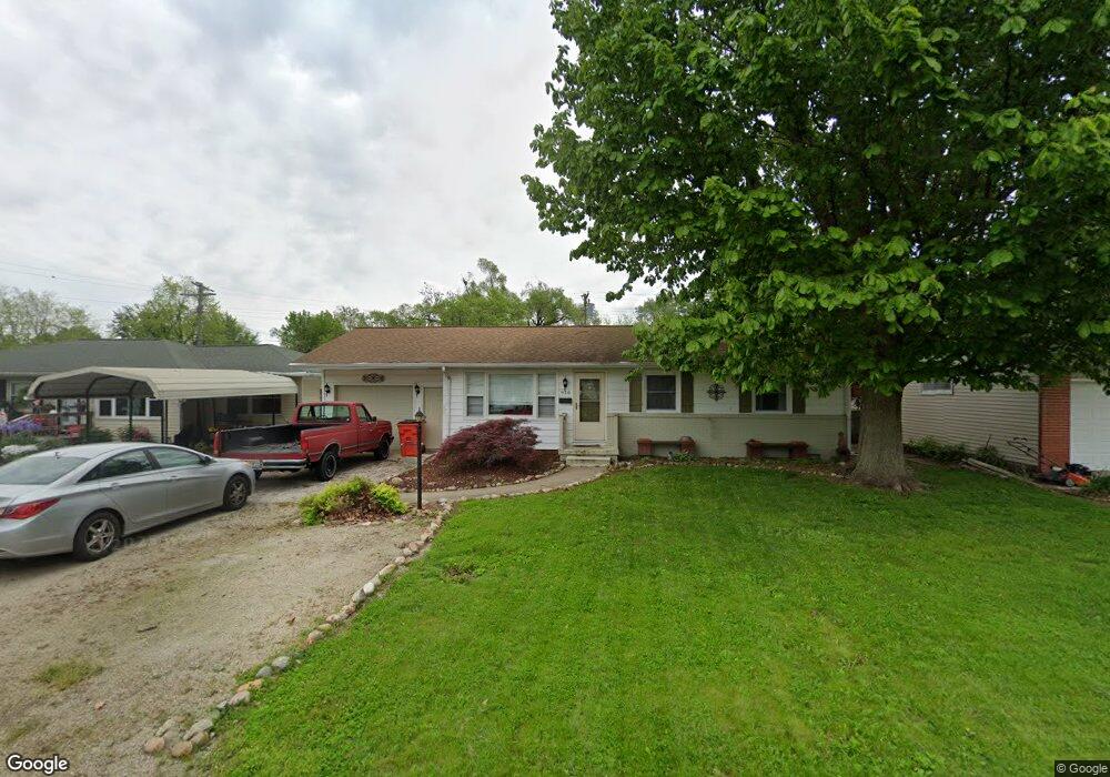 916 N 29th St, Mattoon, IL 61938 - photo 1