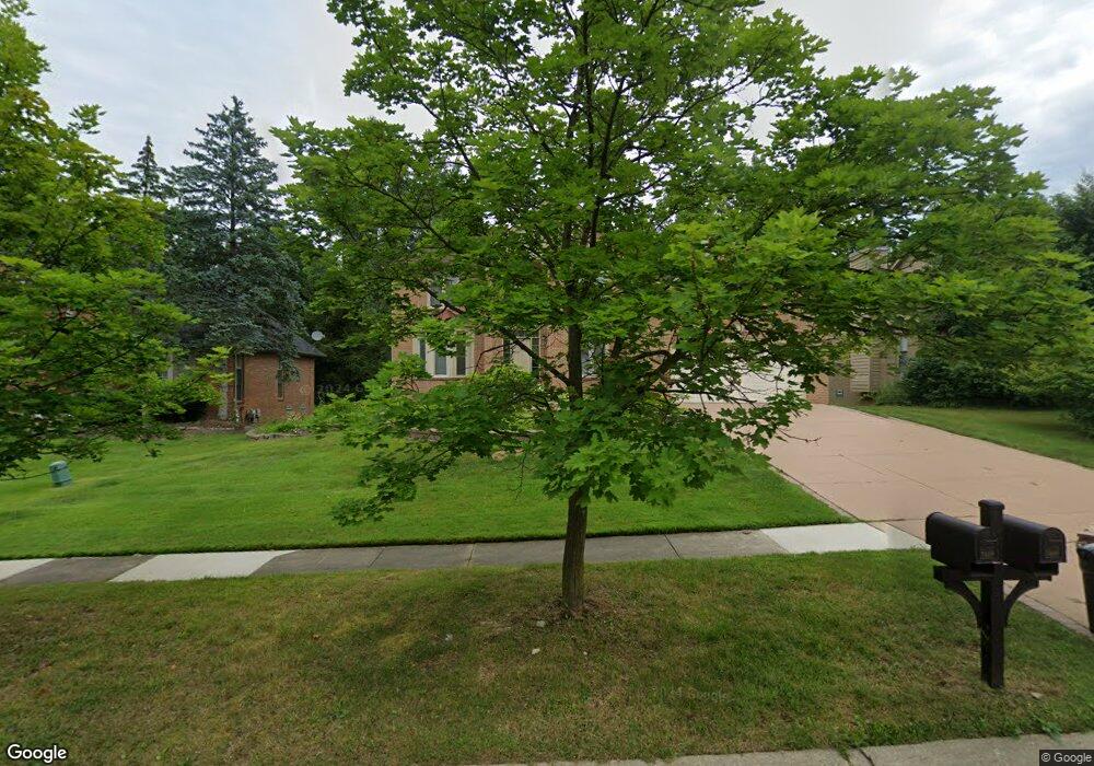 7410 Woodlore Dr, West Bloomfield, MI 48323 - photo 1