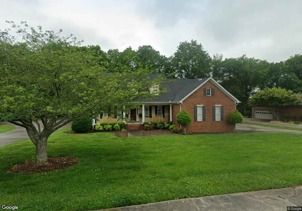 209 Megan Cir, Shelbyville, TN 37160 - photo 1