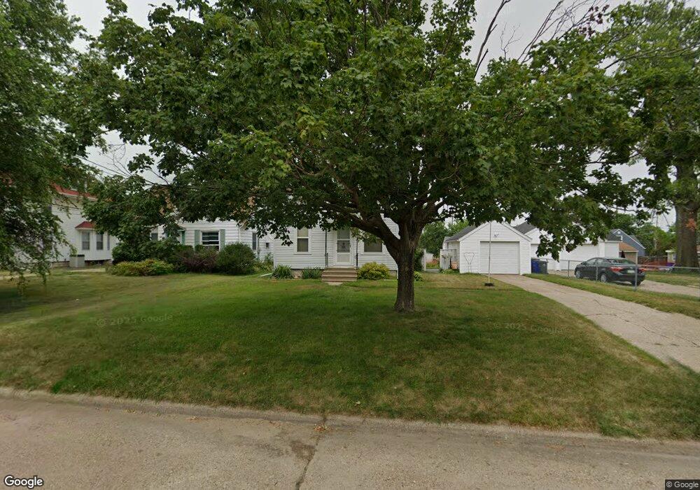 256 24th Ave SW, Cedar Rapids, IA 52404 - photo 1