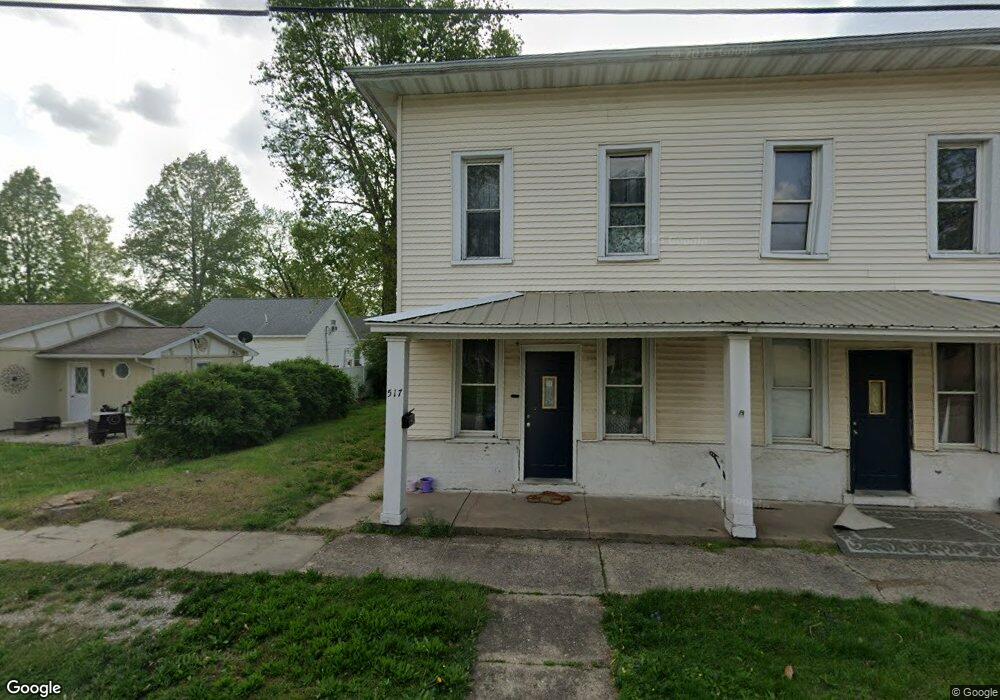 517 S Maple St, Lincoln, IL 62656 - photo 1