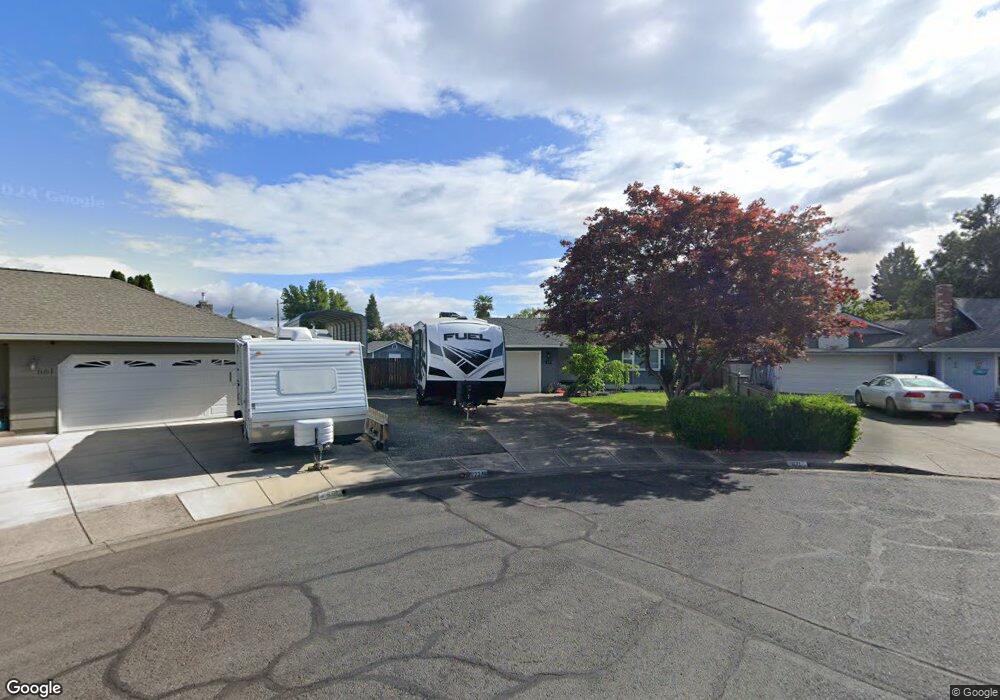 671 Prairie Rd, Central Point, OR 97502 - photo 1