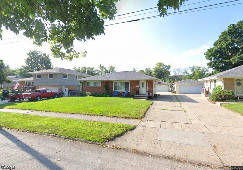 3104 Bel Aire Rd, Des Moines, IA 50310 - photo 1