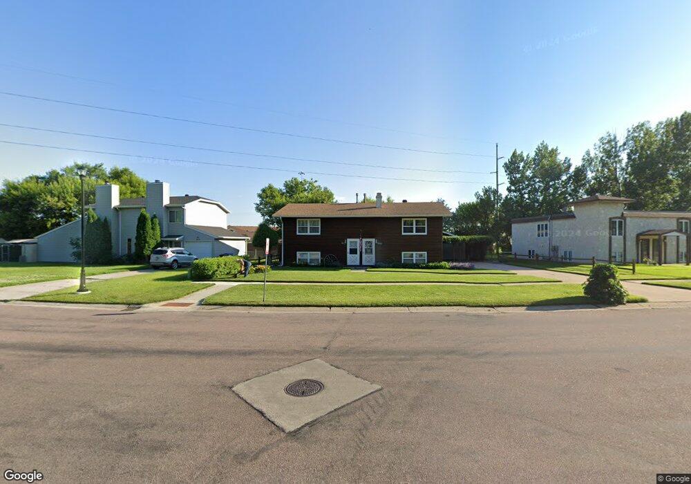 1802 20th Ave S, Fargo, ND 58103 - photo 1