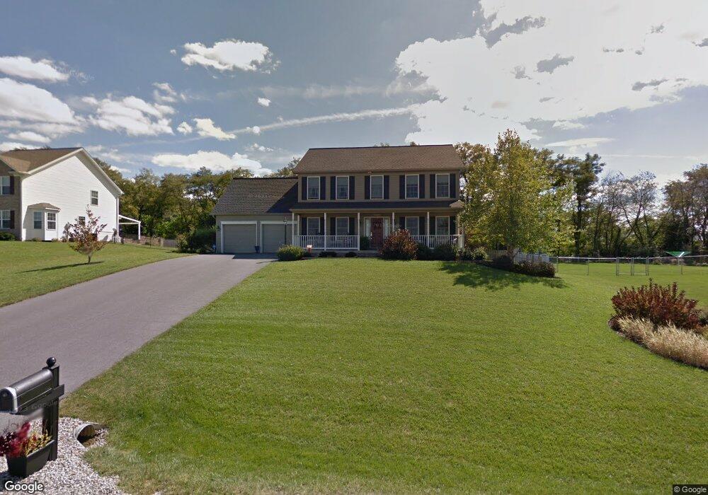 564 Franklin Square Dr, Chambersburg, PA 17201 - photo 1