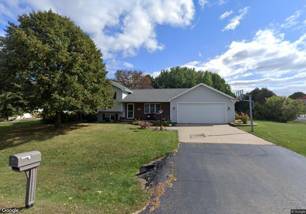 N9556 Onyx Ct, Appleton, WI 54915 - photo 1