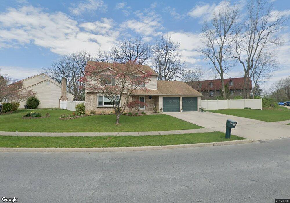 881 Pennsylvania St, Whitehall, PA 18052 - photo 1