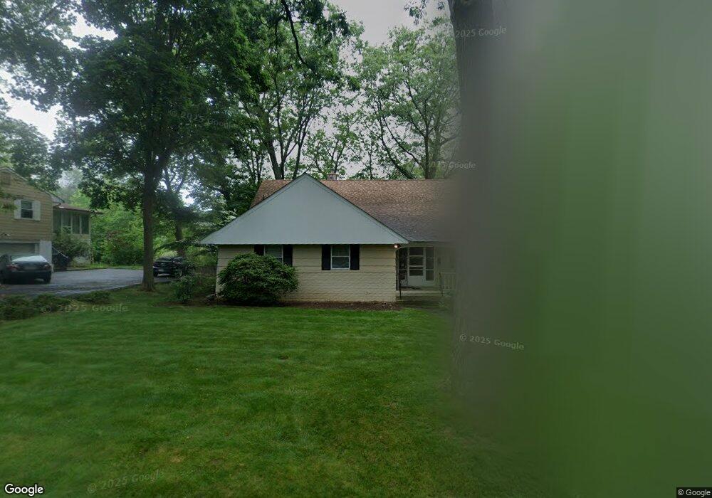 13 Saint George Rd, Great Neck, NY 11021 - photo 1