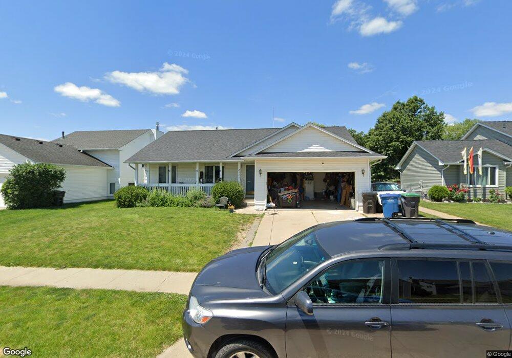 2924 Shadow Creek Ln, Des Moines, IA 50320 - photo 1