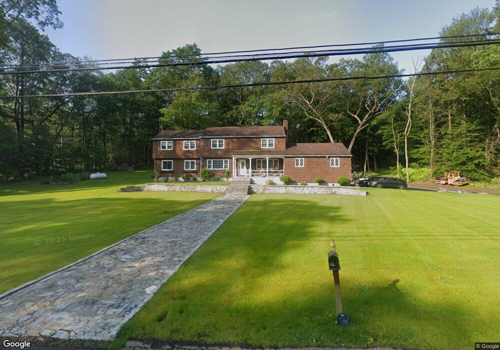 61 Country Ln, Milford, CT 06461 - photo 1