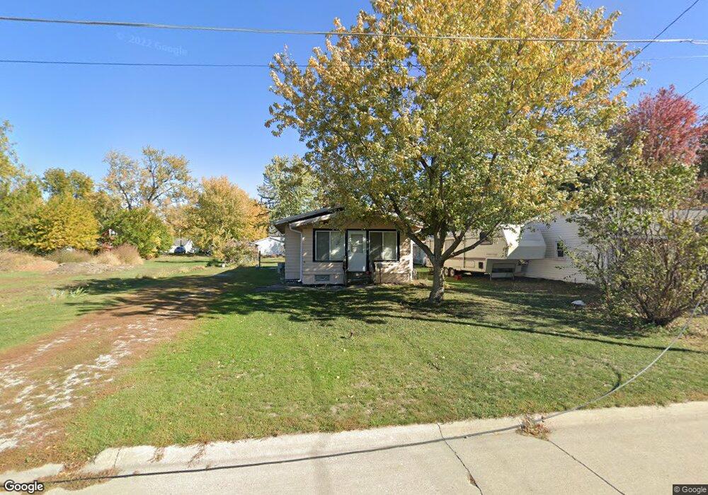 1010 E 9th St N, Newton, IA 50208 - photo 1