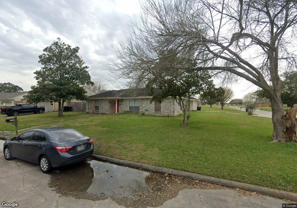 4910 Kentington Dr, Alvin, TX 77511 - photo 1