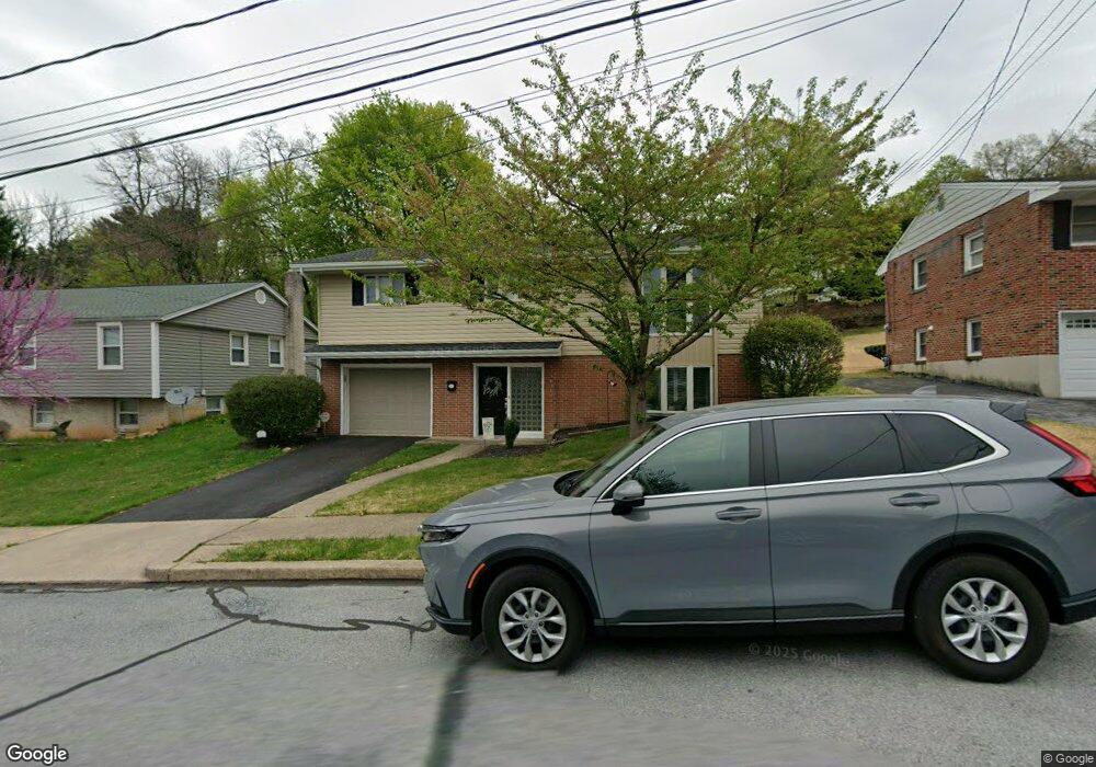 3205 Oak St, Reading, PA 19605 - photo 1