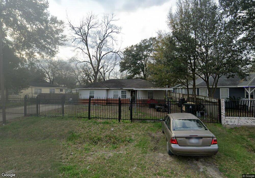 6809 Roswell St, Houston, TX 77022 - photo 1