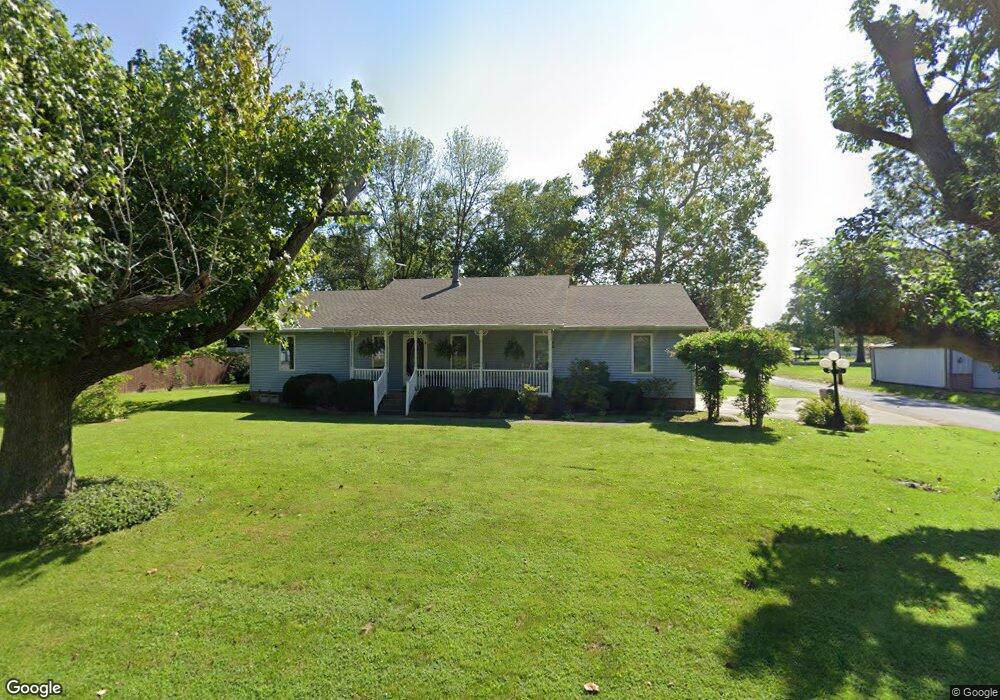 32 S Shaw St, Harrisburg, IL 62946 - photo 1