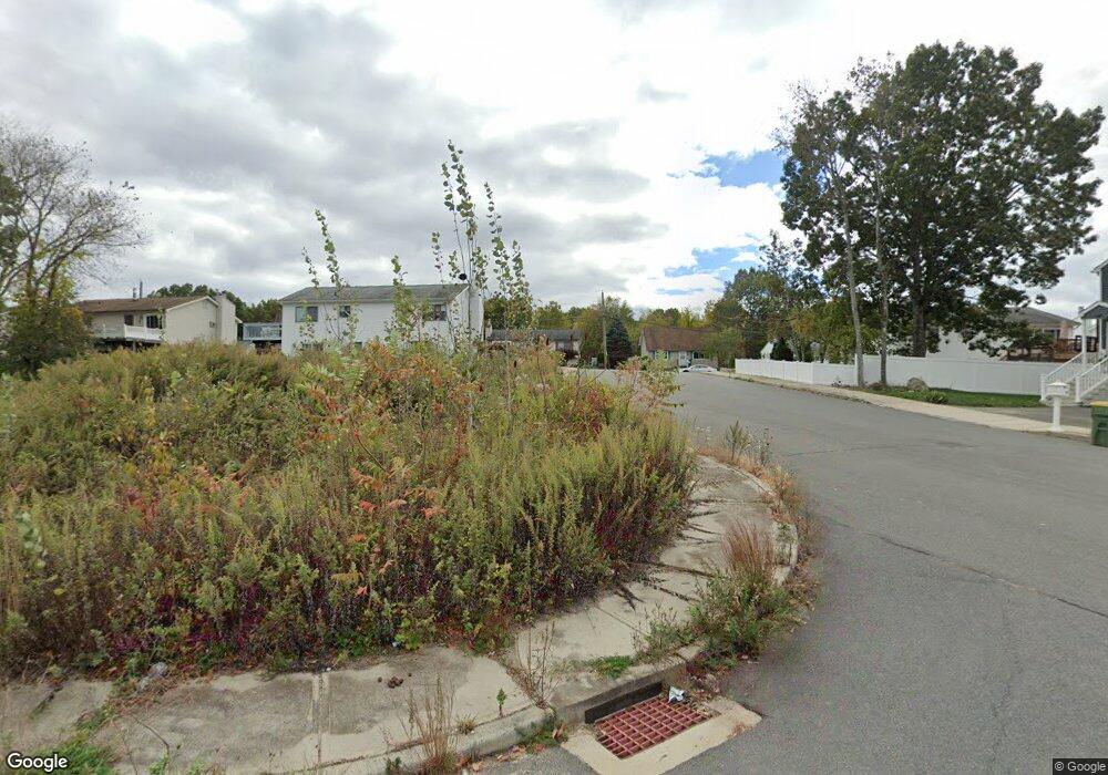 47 Yorktown Ridge, Waterbury, CT 06704 - photo 1