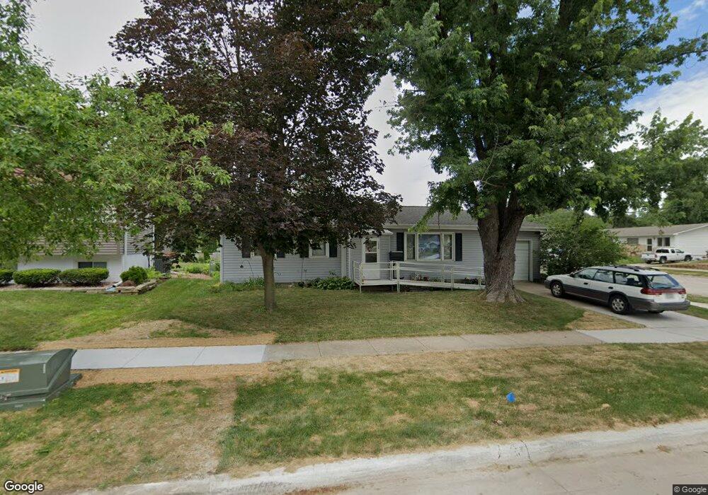 1532 26th St NW, Cedar Rapids, IA 52405 - photo 1