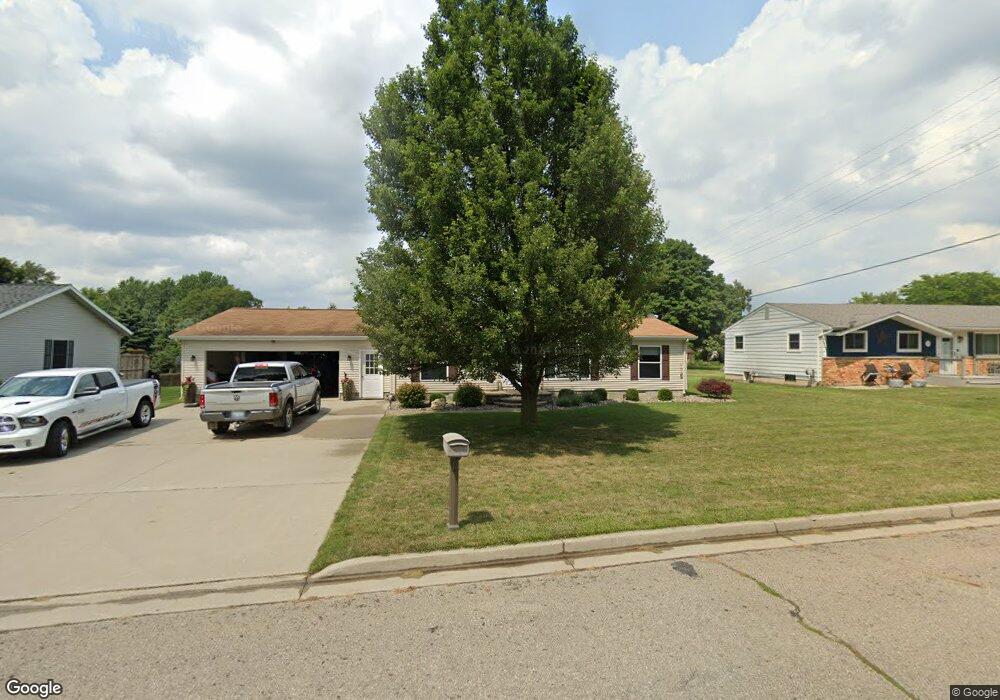 387 Pine St, Bad Axe, MI 48413 - photo 1