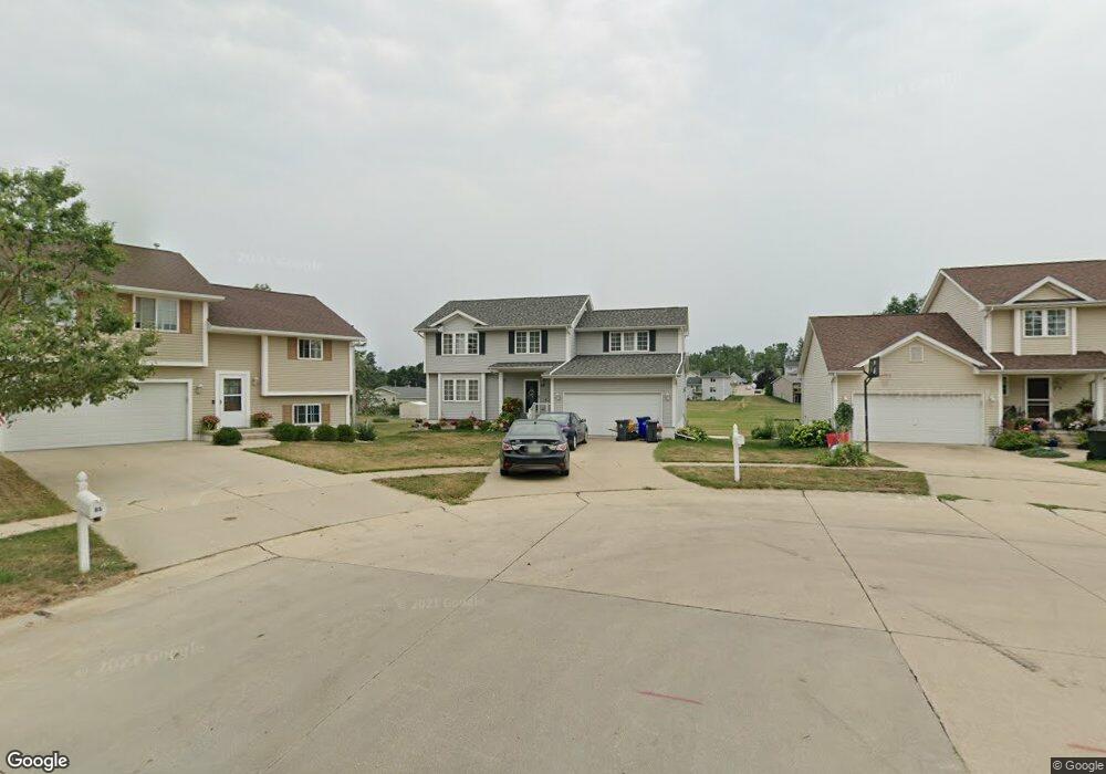 69 24th Ave SW, Cedar Rapids, IA 52404 - photo 1